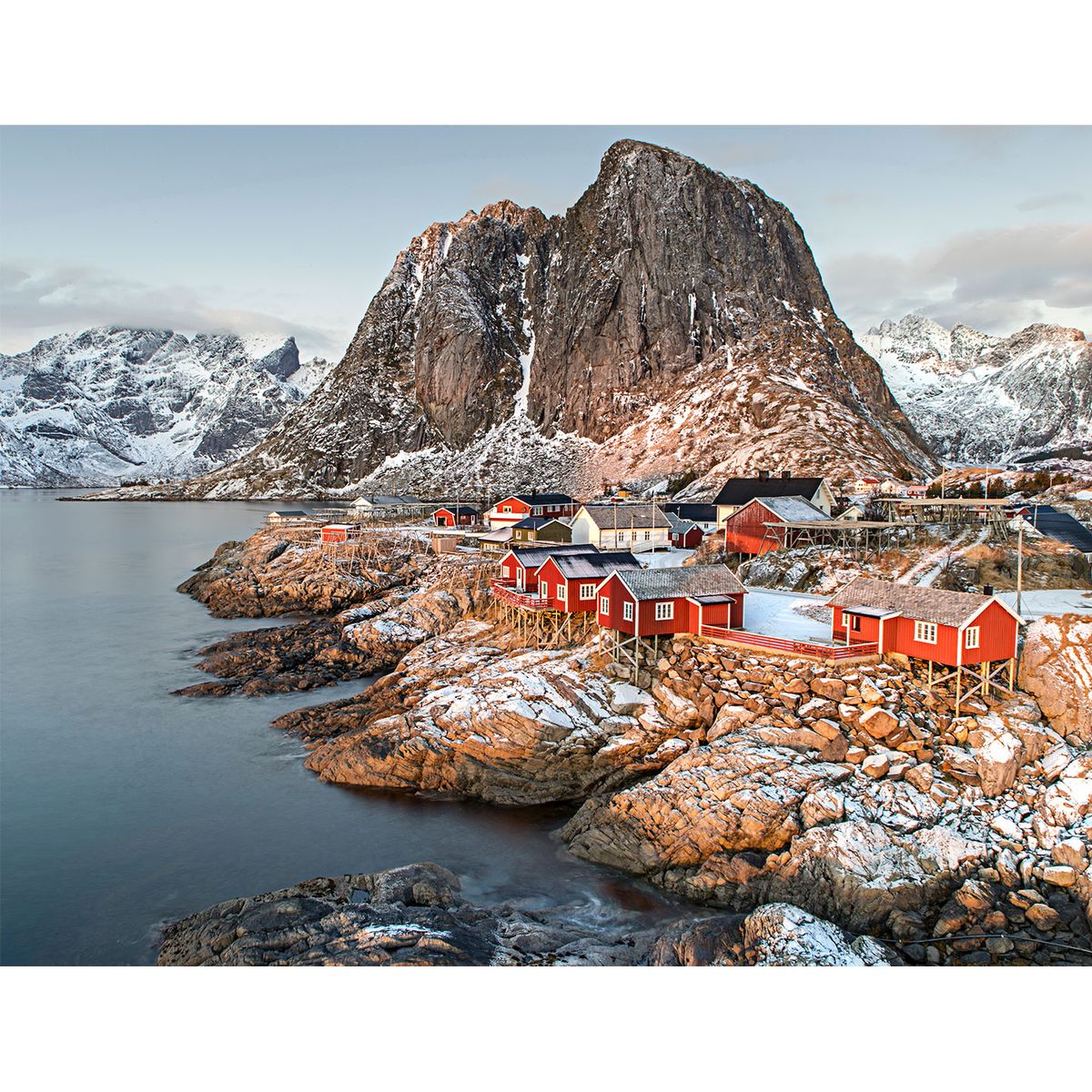 Lofoten Village af Frank Olsen